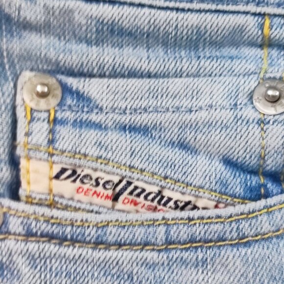 Diesel Industries Jeans Capri distressed ripped hard washed blue women's size 28 - Picture 6 of 16